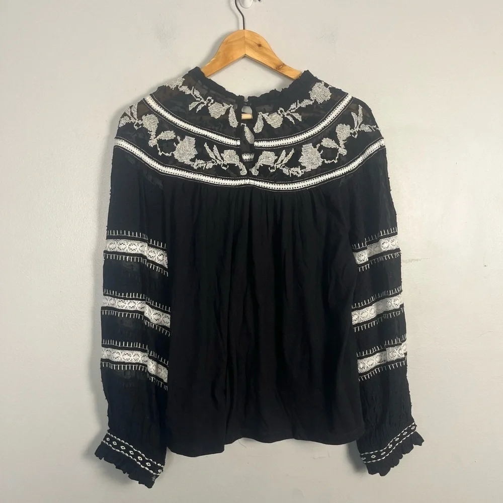 Anthropologie Maeve Winona Lace Top Peasant Shirt Size Small Black Puff Sleeves